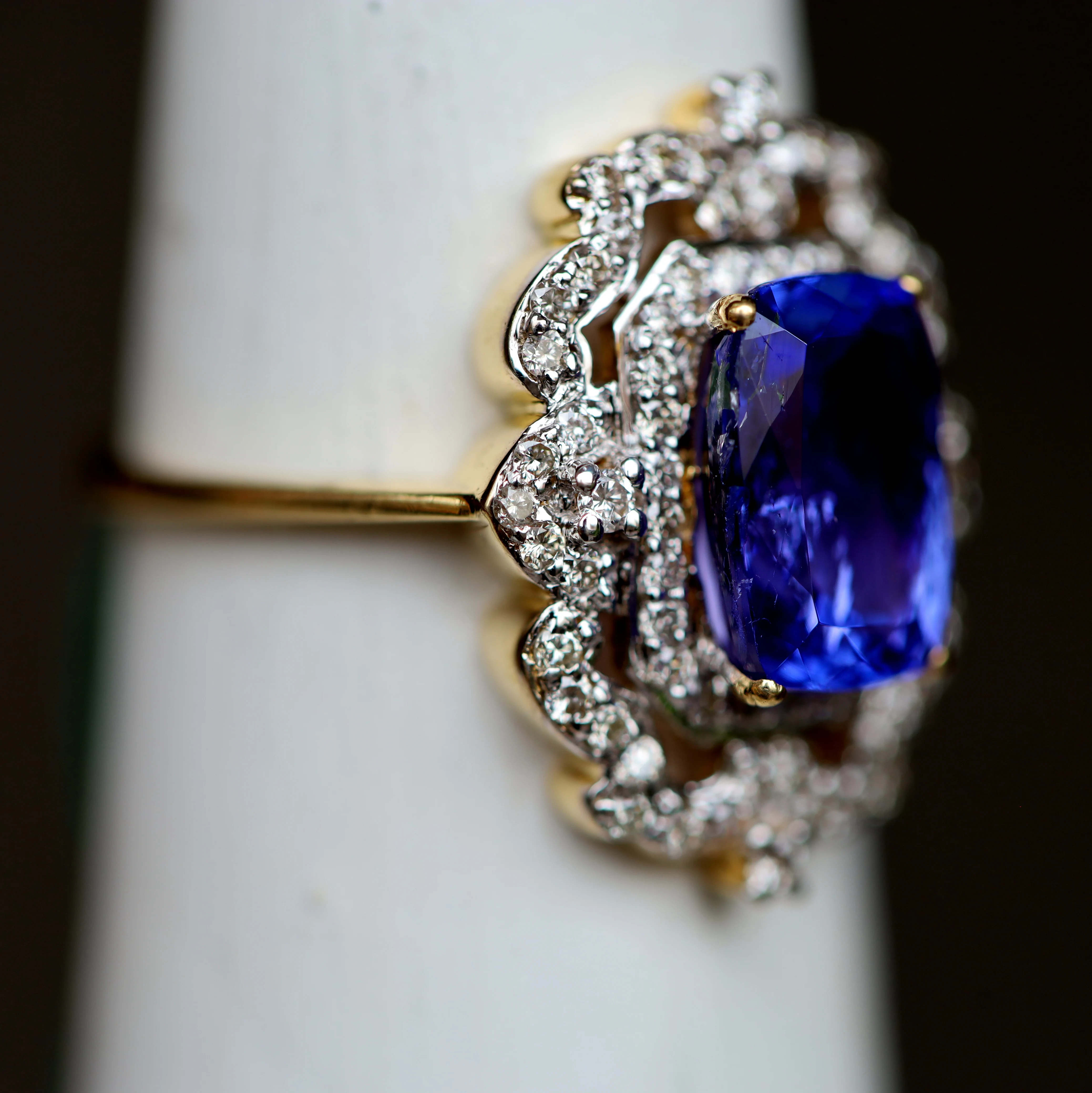 New Year High Quality Natural Blue Sapphire Gemstone 14k Solid Gold Diamond Large Blue Gemstone Vintage Women Fine jewelry