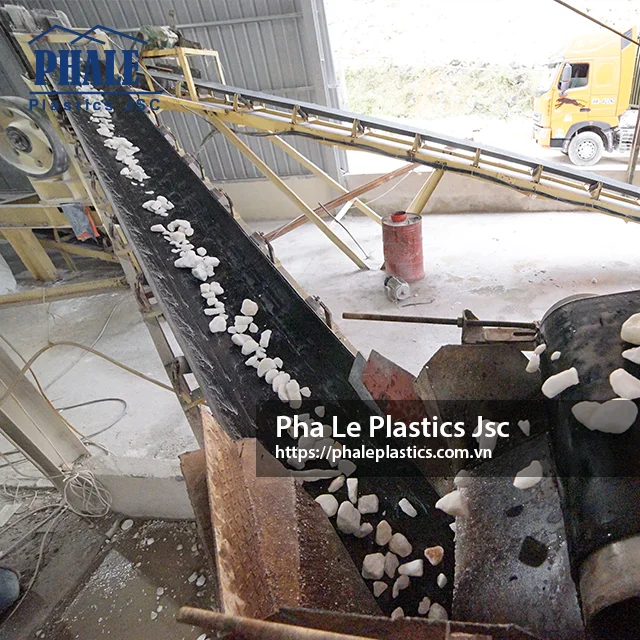 Высококачественный белый известняк, Caco3 куски/размер стружки 3-6 см, горячая цена из Вьетнама