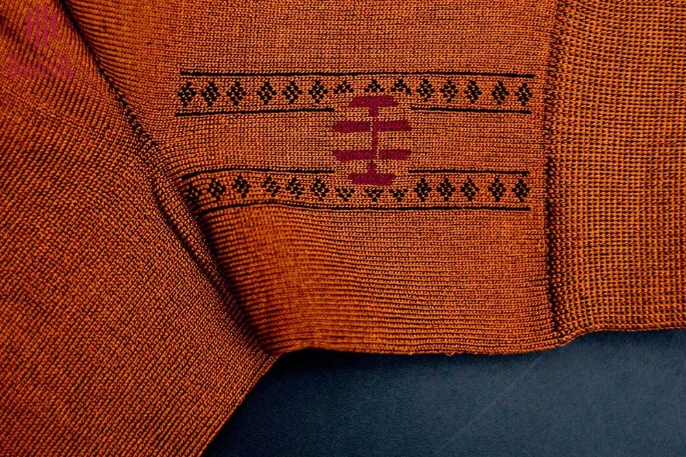 
Silk socks are made from natural silk, suitable for both men and women made in Vietnam 