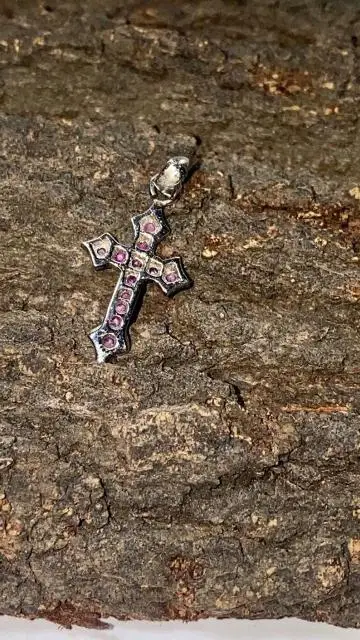  Подвеска из серебра 925 пробы с рубиновым крестом