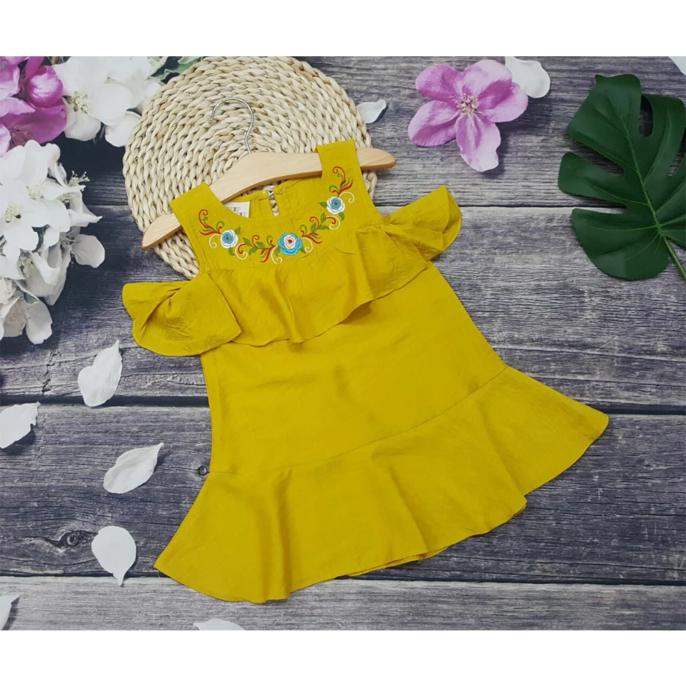 Детское летнее платье с цветочным принтом