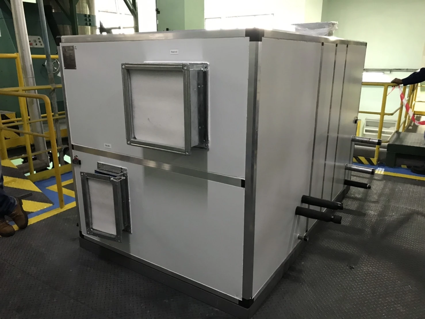 White Color Electric Power Source Warranty 1 Year Dehumidifier EST-19000 Export From Thailand