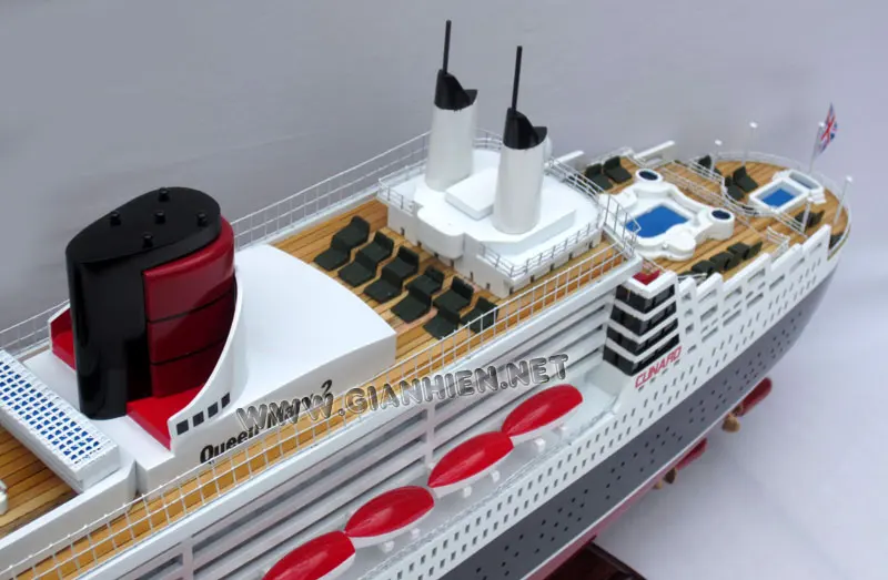 QUEEN MARY 2 WOODEN CRUISE SHIP MODEL - WOODEN OCEAN LINER
