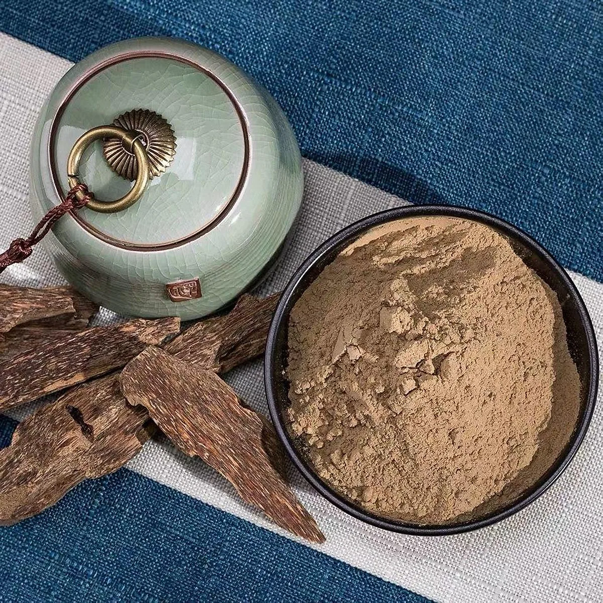 AGARWOOD // OUDWOOD органический порошок сделано во Вьетнаме высокое качество Ms. esher (WhatsApp: 84 963590549)