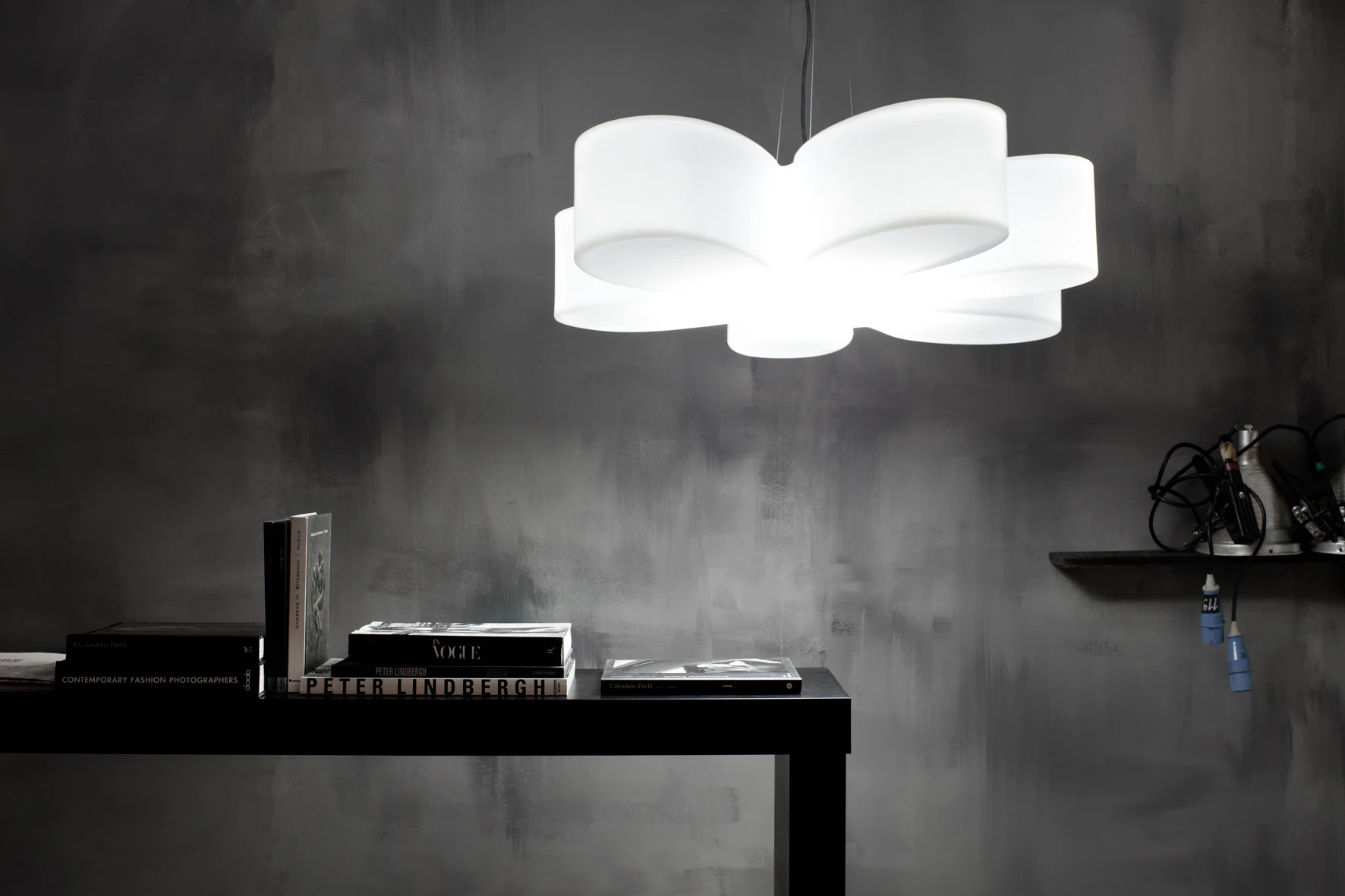 Premium quality Italian Plastic Table for Outdoor