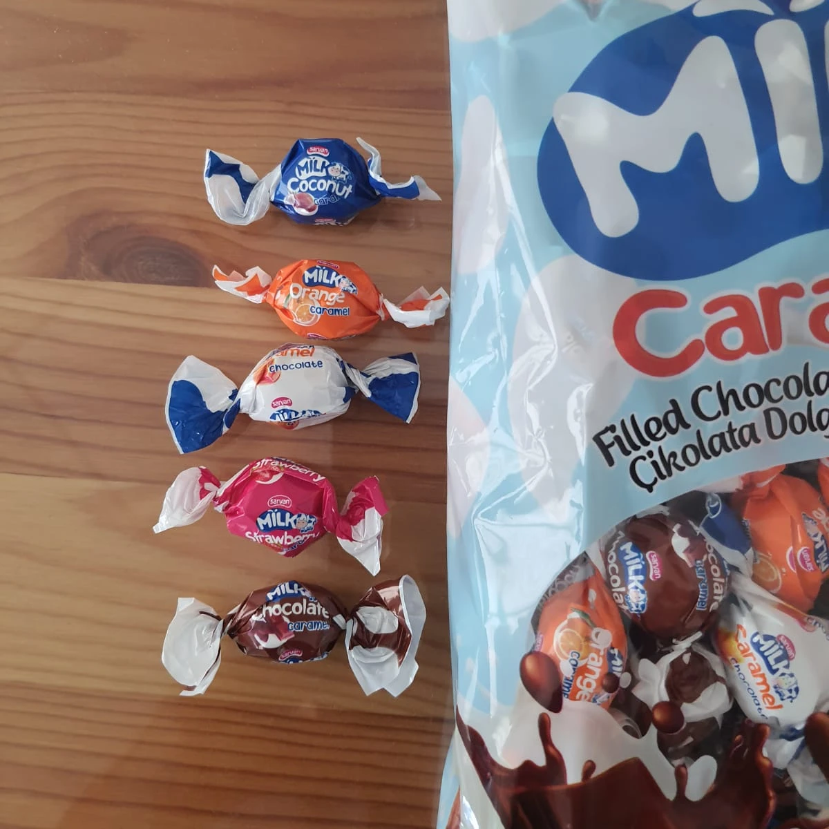 Конфеты в карамельной глазури, заполненные конфетами из Турции, молочного эклерита, лесной орех, какао, кремовые конфеты