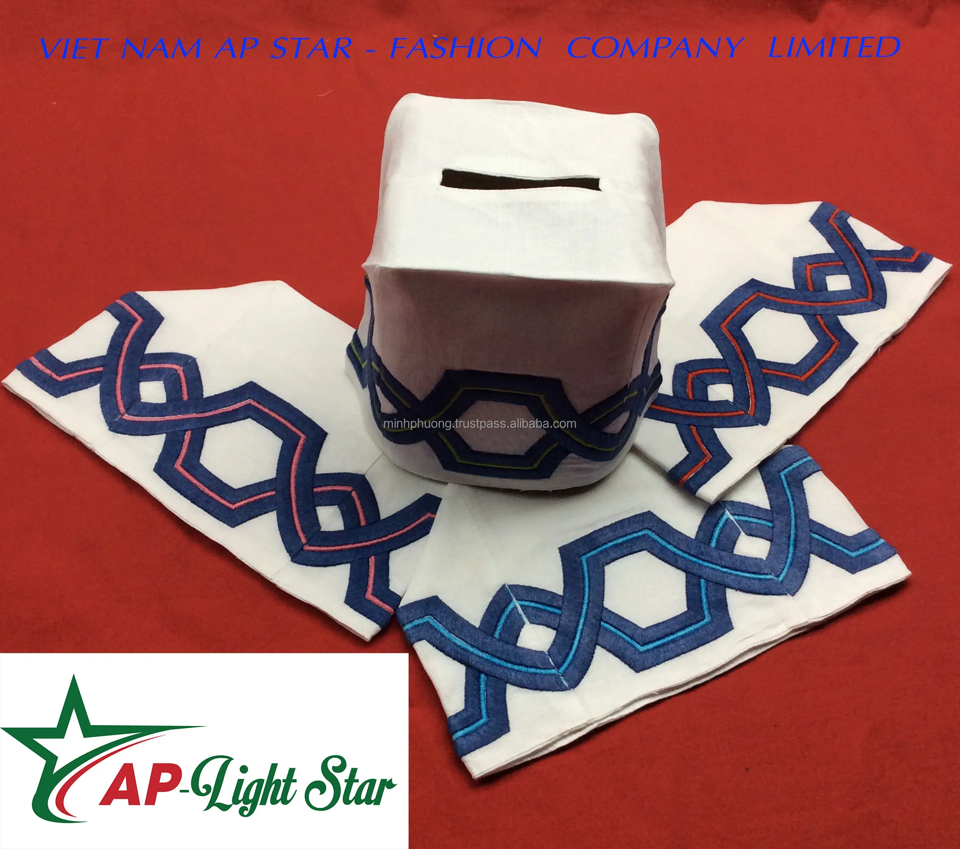 Handmade Embroidered Decorative Tissue Box in Hotel Ts05 Model with Linen and Cotton Foundation Available in Various Colors