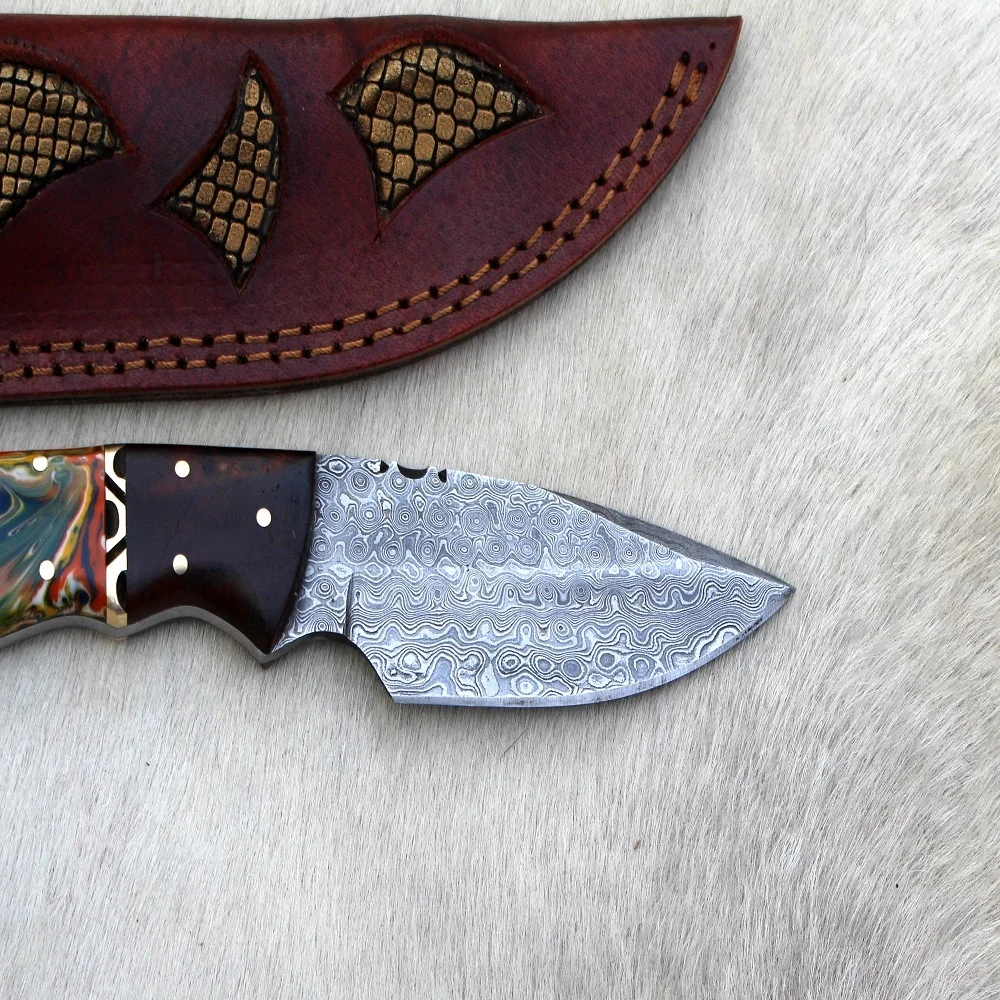 DAMASCUS STEEL RANDOM PATTERN HUNTING SKINNING SURVIVAL BUSH CRAFT EDC KNIFE WITH RESIN HANDEL (U321)