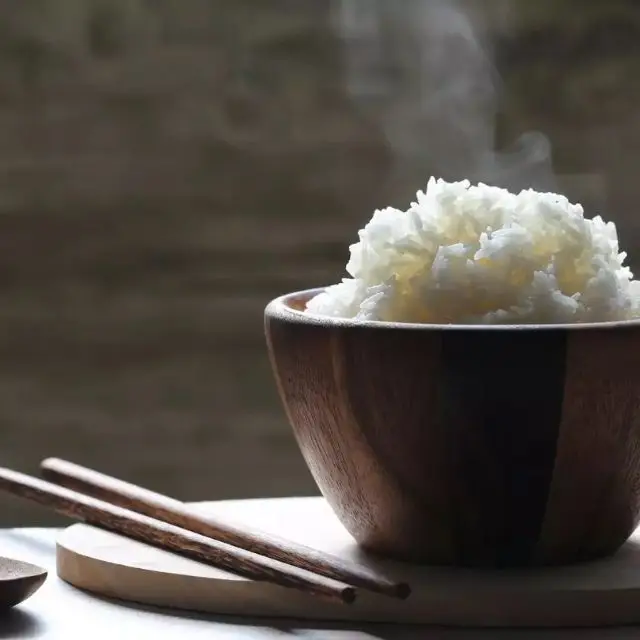 Топ-экспорт вьетнамский аромат жасминового риса 85 5% белый рис со сломанным длительным зерном жасмина во Вьетнаме