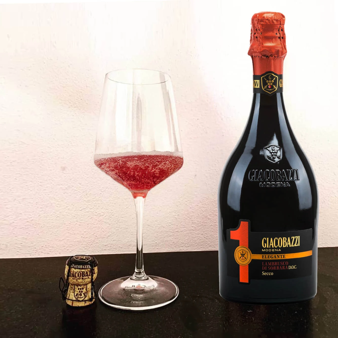 Premium quality sparkling wine Lambrusco di Sorbara D.o.c. 750 ml from Italy for export