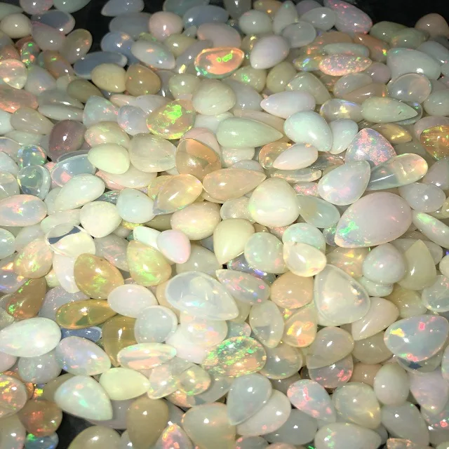 Белый огненный опал