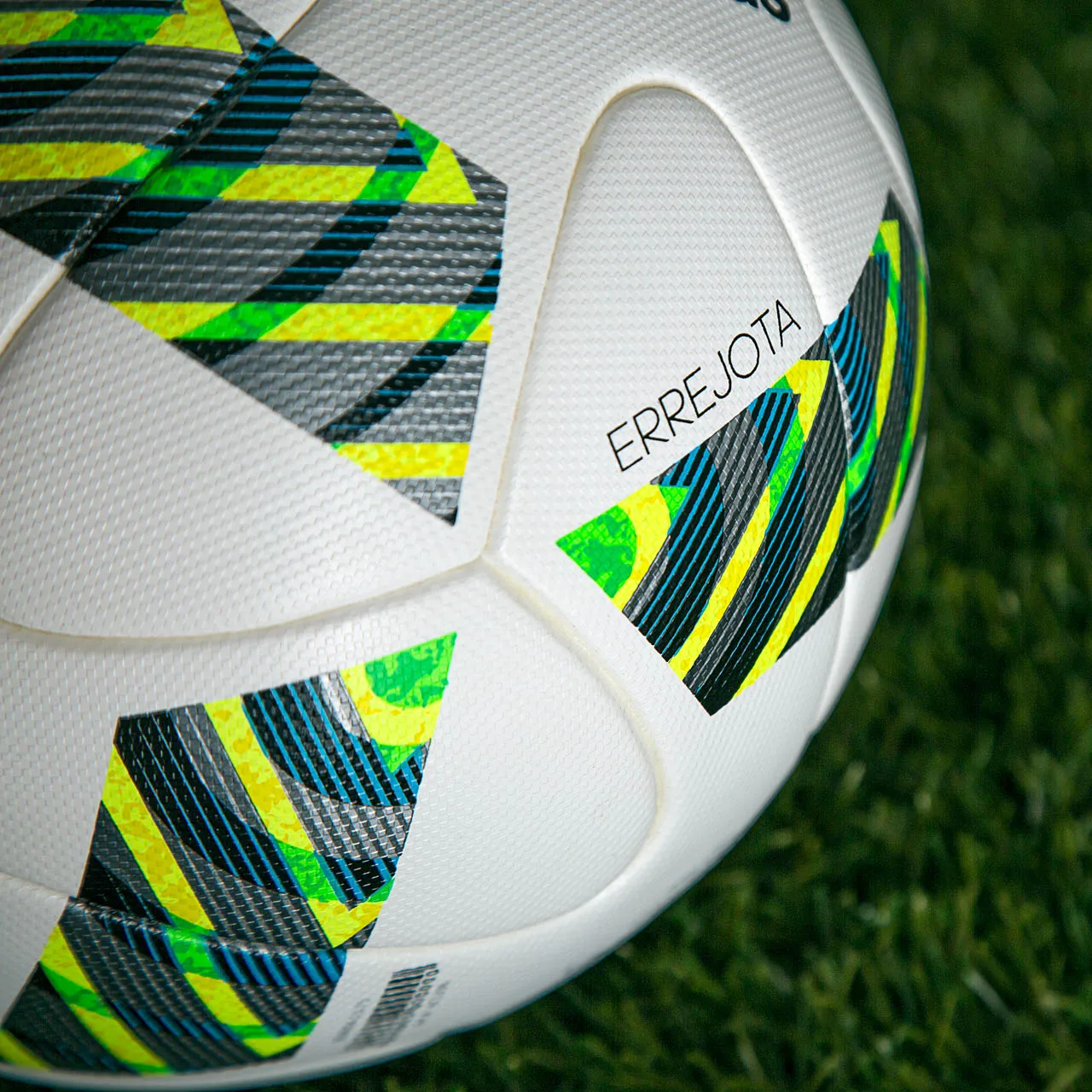 Futsal/Sala soccer ball Match ball Indoor, size:4 Low bounce custom design and logo