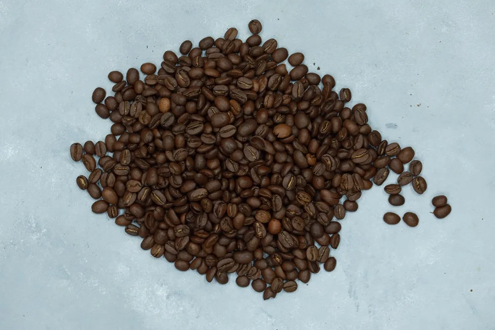 Best Selling Wholesale Famous Drink Medium Roasted Brown Arabica Roasted Coffee Beans From Vietnam Brand