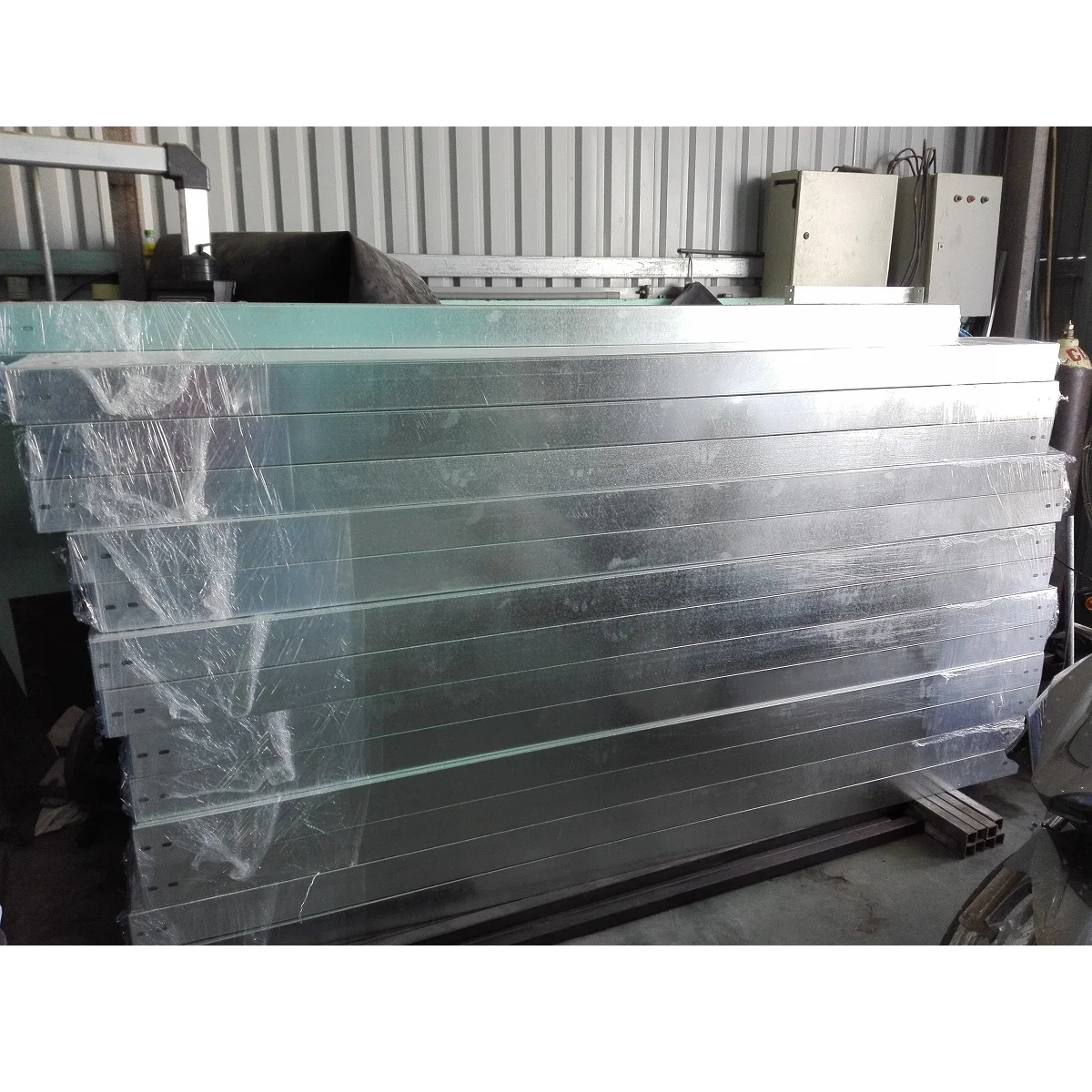  Внутренние условия окружающей среды оцинкованная стальная труба с гарантией 1 год