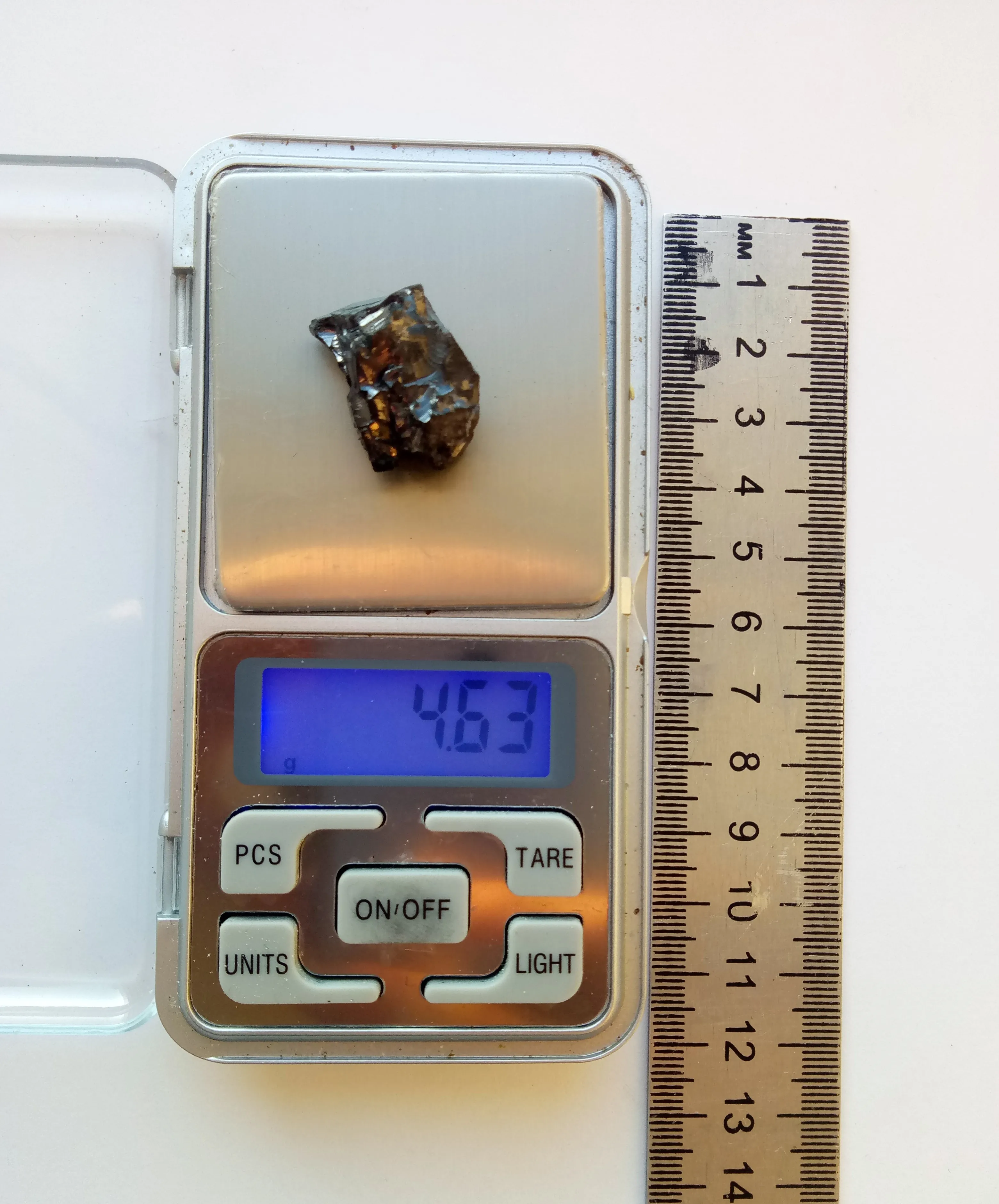 Shungite stones are 2-5 grams in size. Shungite crystals for water. Wholesale of shungite crumbs.