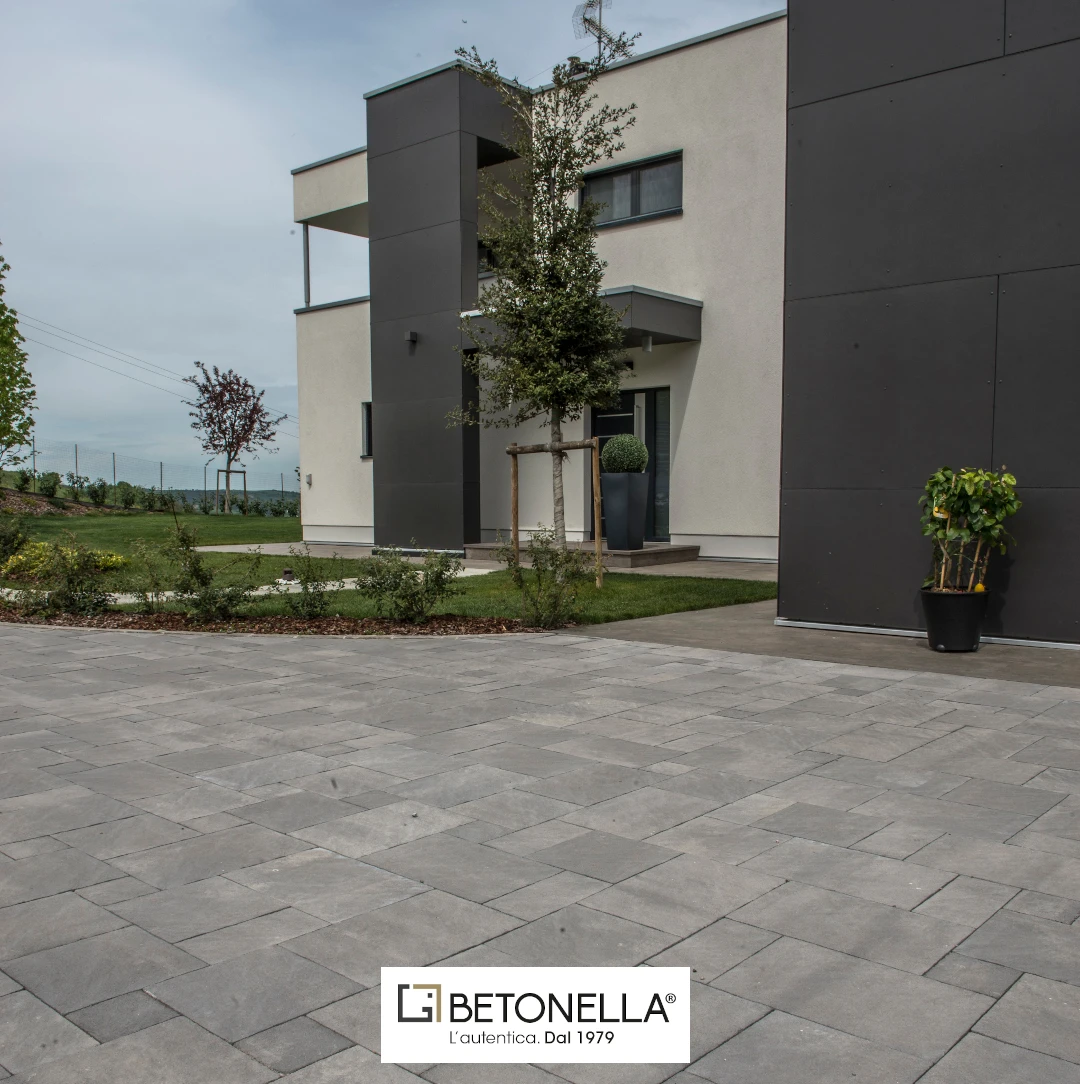 Made in Italy Paving Fenice natural cleft paving stone