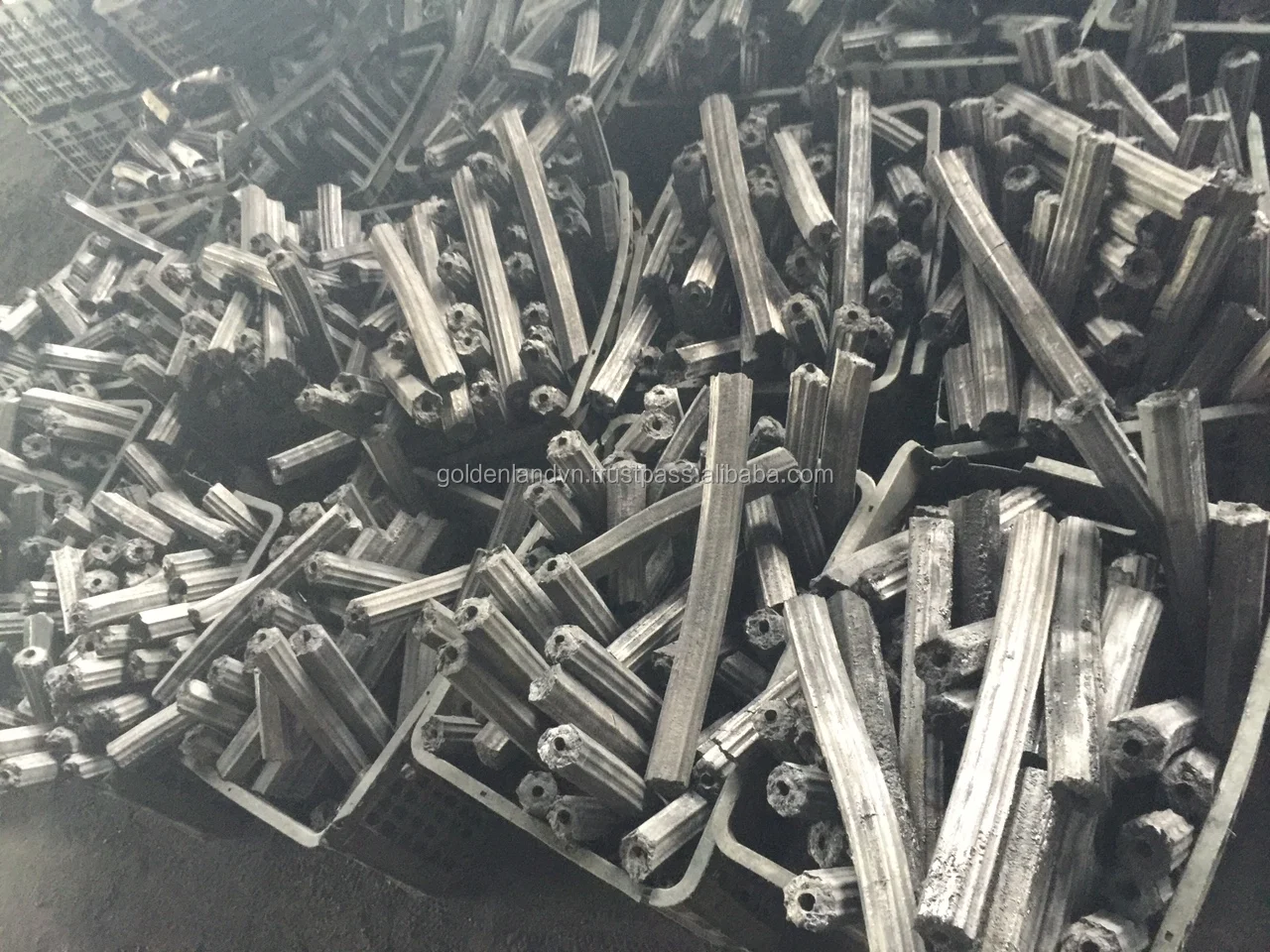 High Fixed Carbon Content And Long Burning Time Hexagonal Sawdust Briquette Charcoal