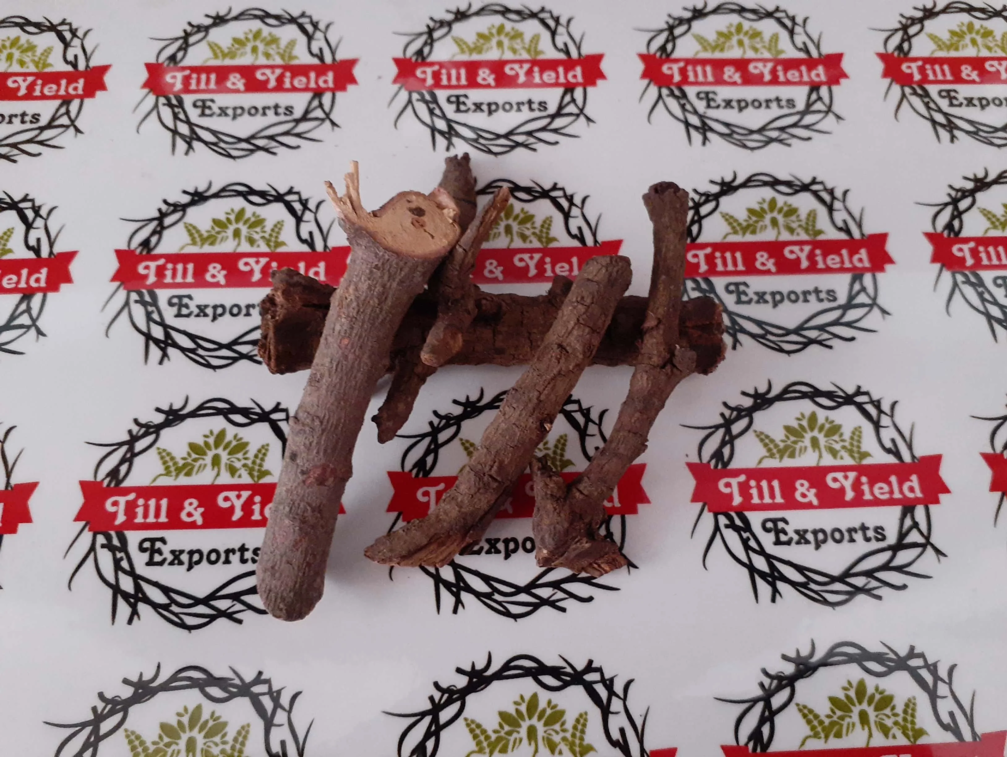 
Pure & Natural Chitrakmool/Plumbago zeylanica Roots 