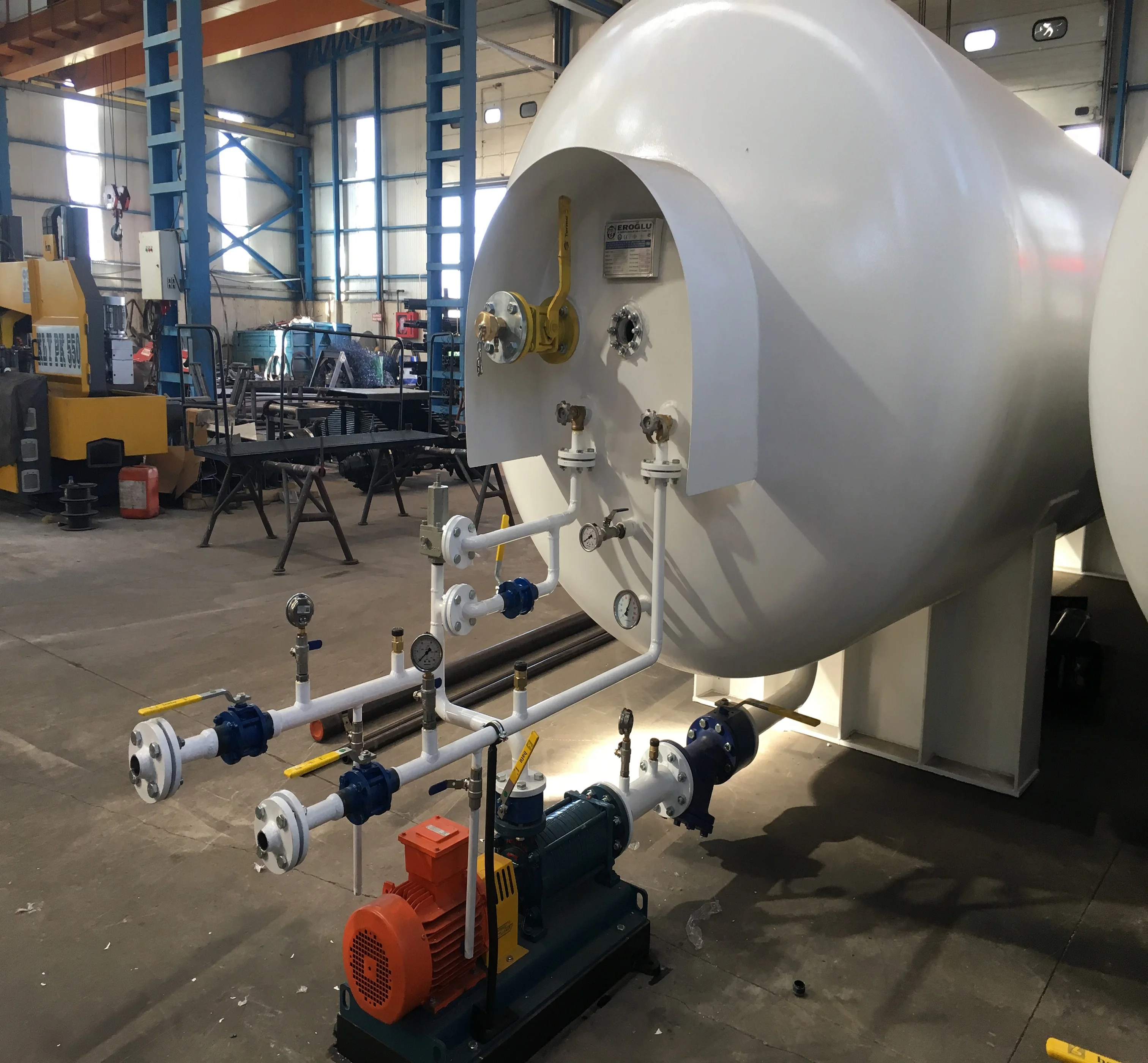 
LPG TANK SKID MOUNTED 