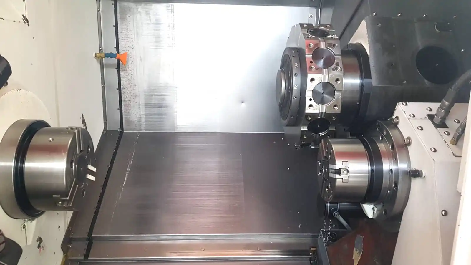 Second hand CNC YCM lathe machine used CNC turning center for metal