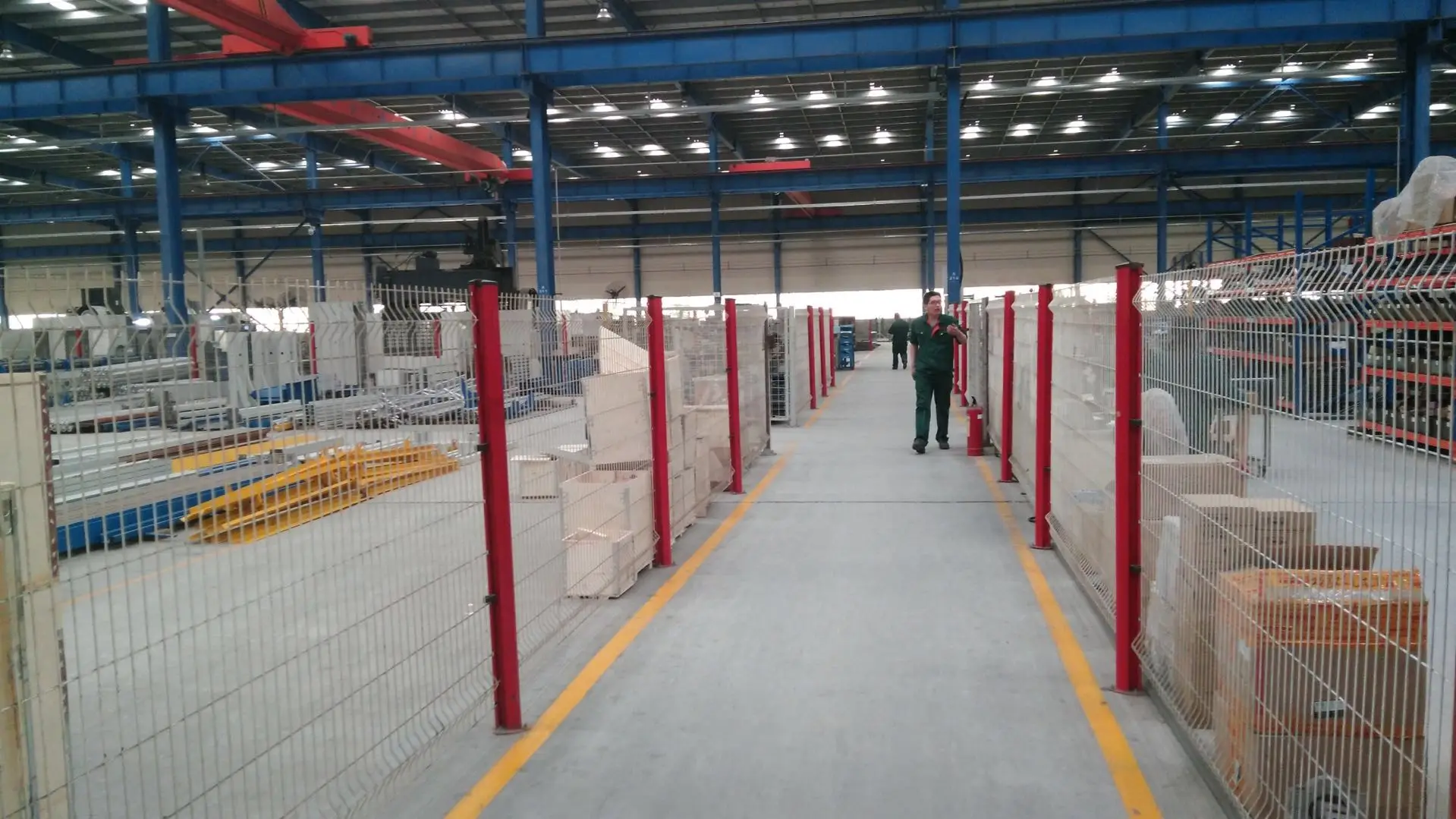 Support service security fencing Warehouse Fencing green color metal material frame technical video
