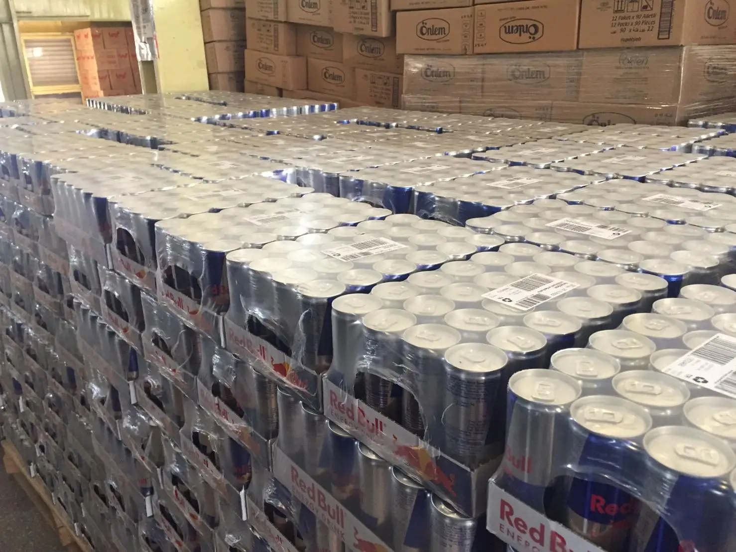 Hot Selling  RedBull Energy Drink 250 ml  German  /Red Bull 250 ml Energy Drink From Austria   (Fresh Stock)