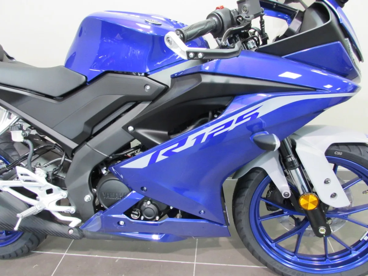 125cc Engine High-tech Engine 2021 YZF-R125 Super Sports Motorbikes for Sale - Road Legal On-Time Delivery