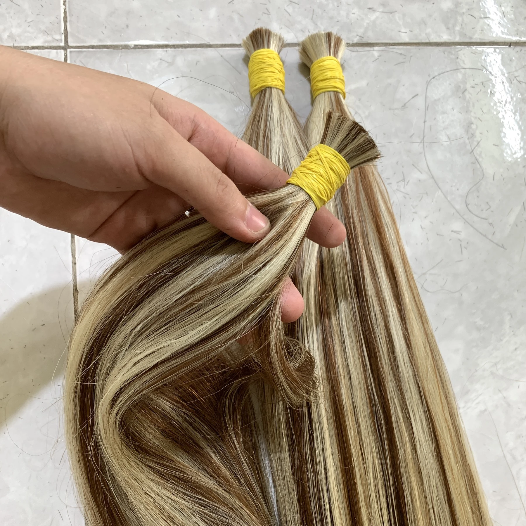  2021 Новая мода оптом прямые волосы уток волос 30 дюймов с кутикулой в одном направлении вьетнамские необработанные