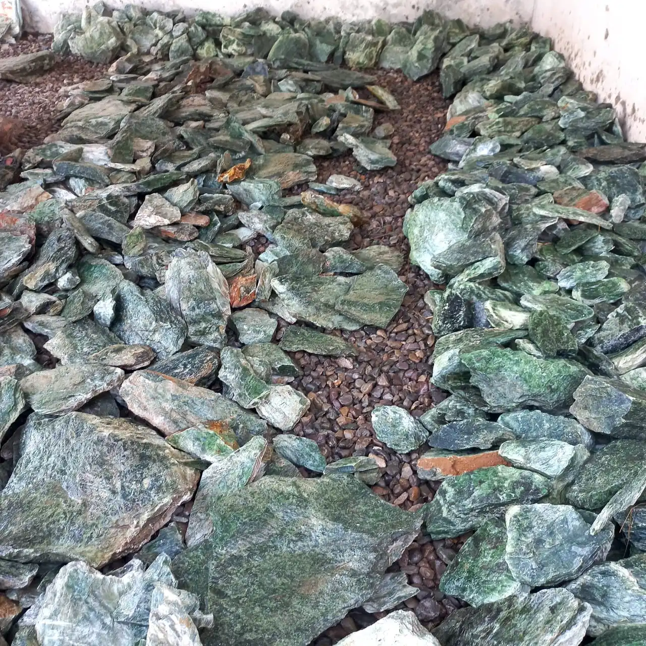 Натуральный нефритовый нефрит из Пакистана с бесплатной доставкой по всему миру