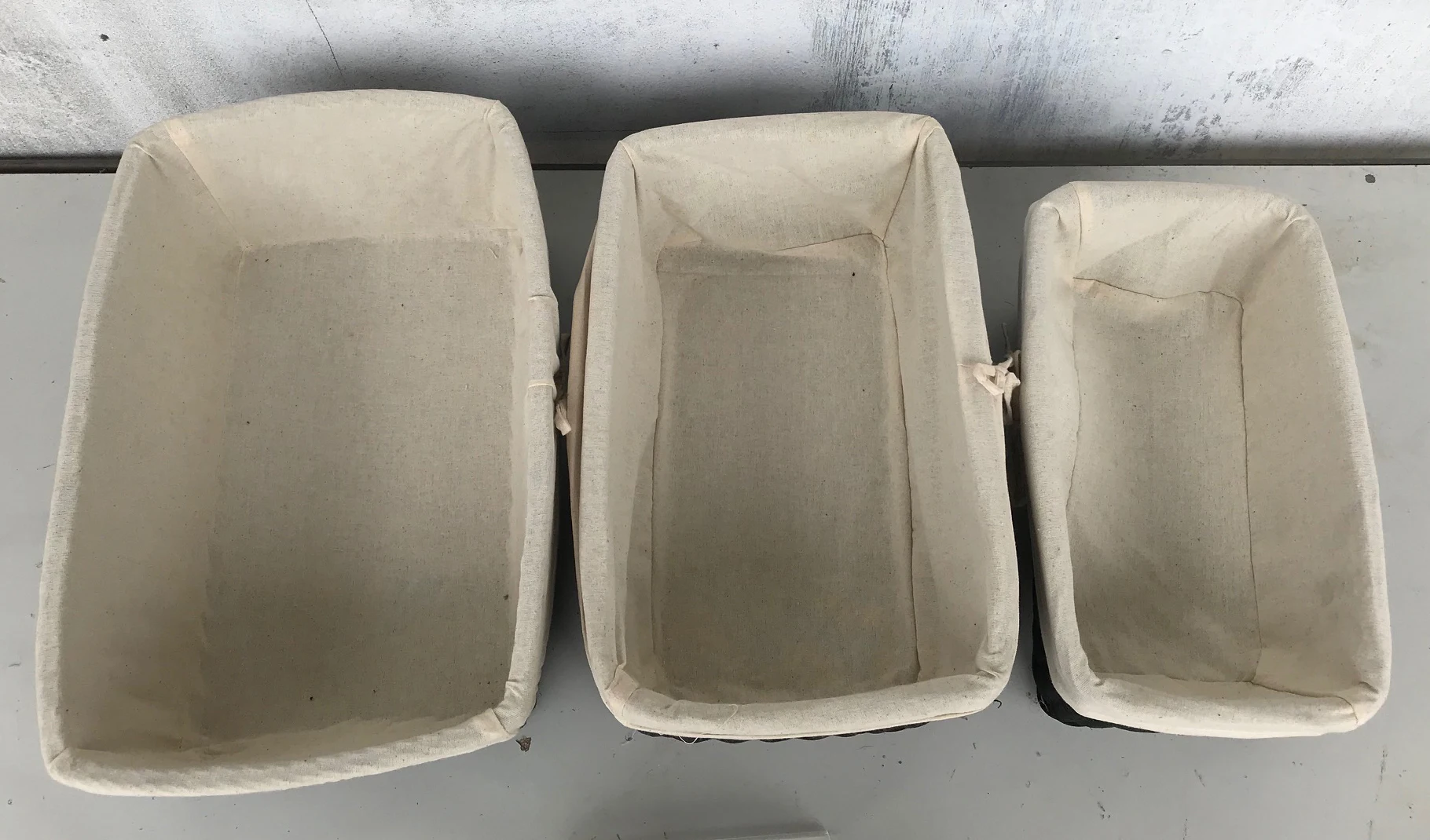  Лучшая цена одежда ручной работы Ротанговые черные темно-коричневые бамбуковые корзины с тканью