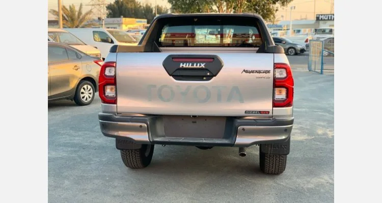 2020  To yota Hilux Adventure SR5 Double Cabin Manual Pickup 4x4