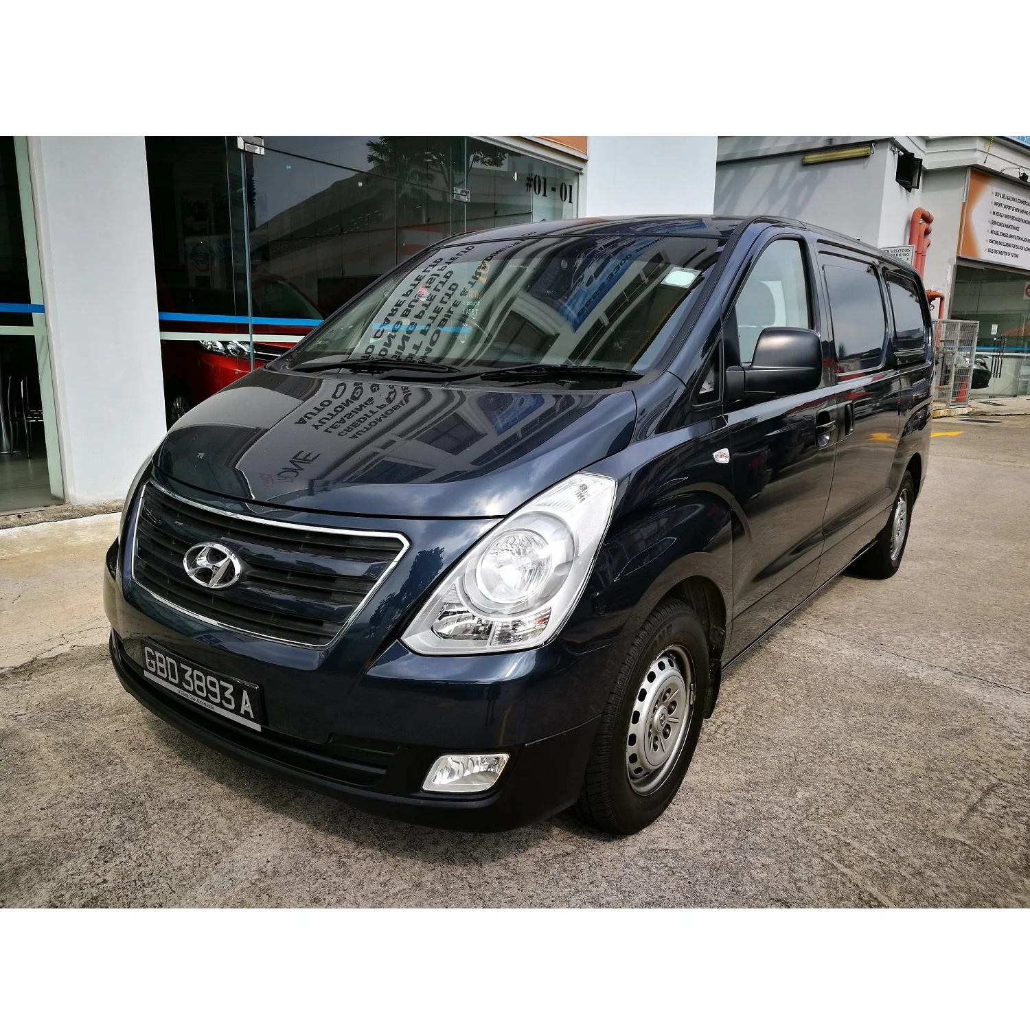  Автофургон б/у HYUNDAI H1 STAREX 2 5 CRDI MT с дизельным топливом и ручным