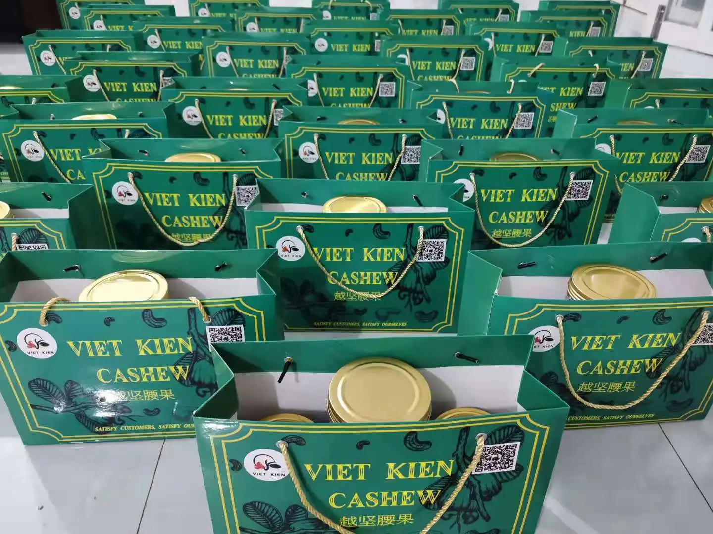 ROASTED SALTED CASHEW KERNELS A180 2022 year VIETNKIEN roasted cashew A180 A320 A210 A240 W320 WW320 WW240 W240 WW210 W210 WW180