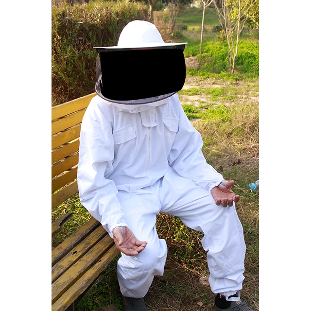 Protective bee keeping hat with veil for beekeeper