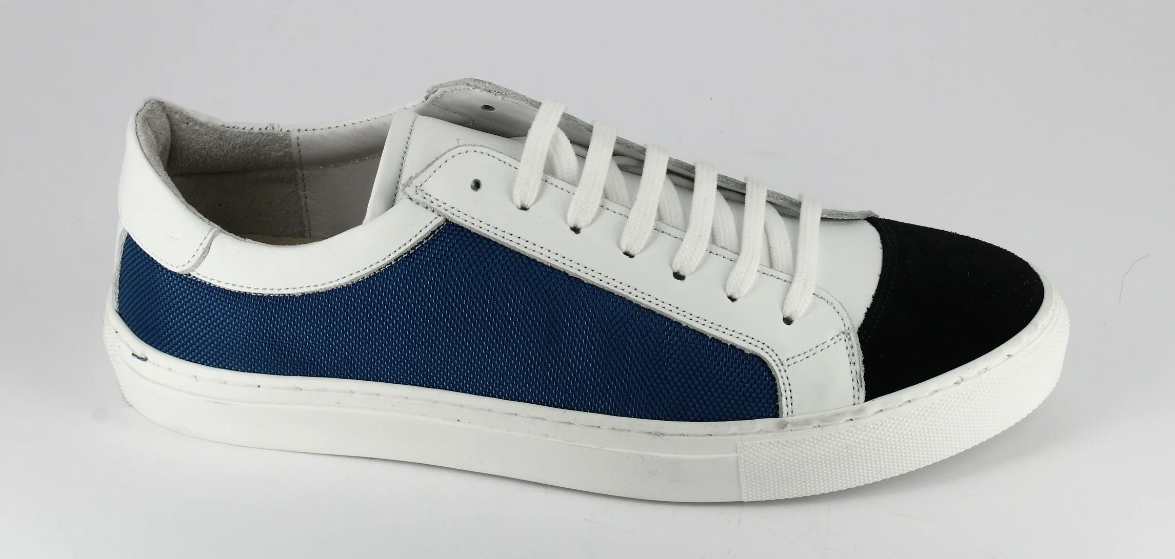 CLASSIC STYLE SNEAKERS WITH POLYESTER FABRIC APPLICATION