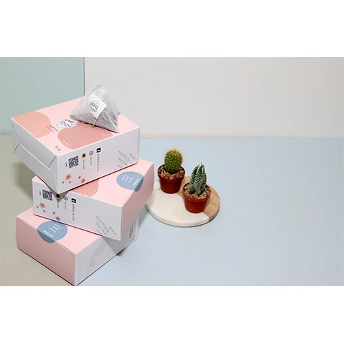 
High-Quality Taiwan Multi-flavor pack Herbal Flora Scented Tea in Pyramid Teabags Gift box 