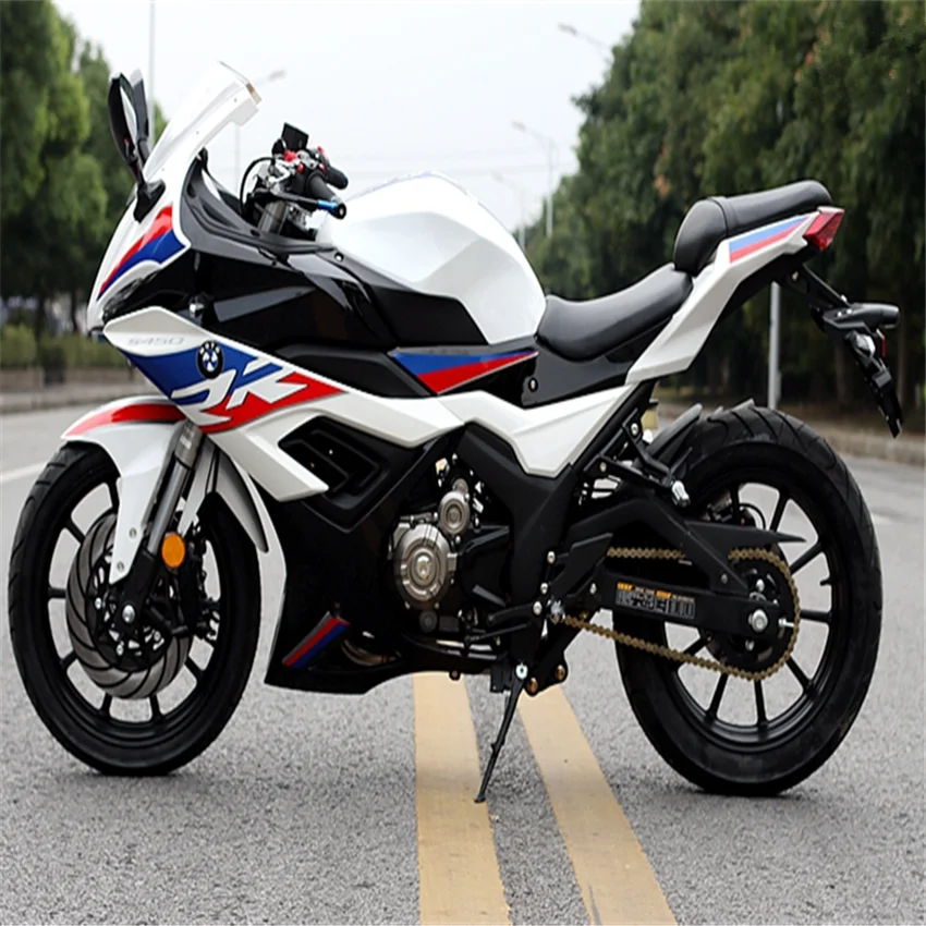 Новый спортивный мотоцикл 150 SF