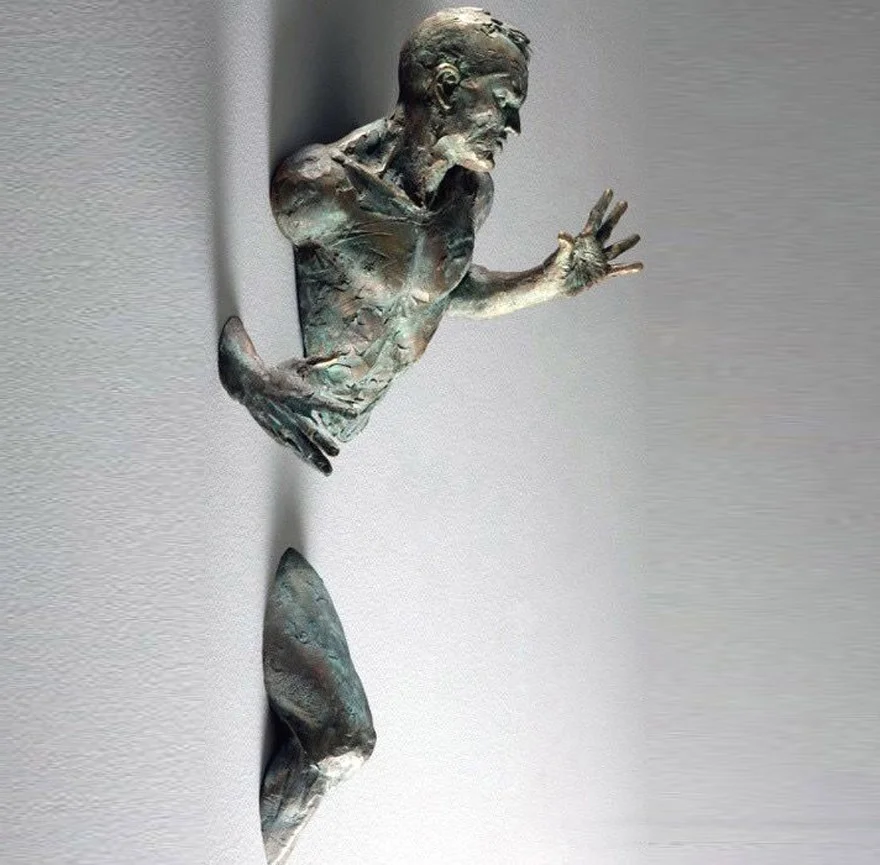 
resin nude man sculptures 