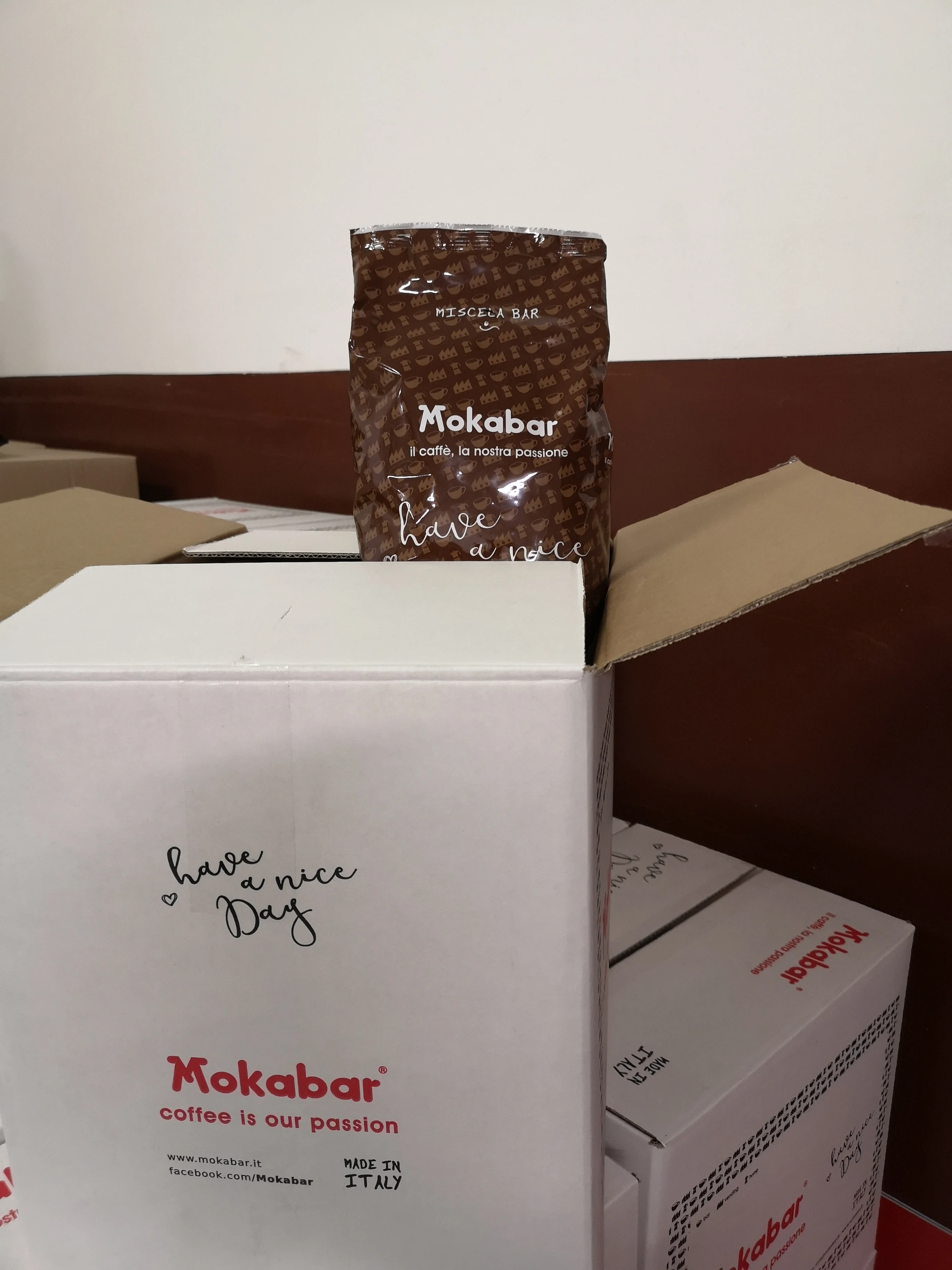  Mokabar высокое итальянское качество Сделано в Италии 1 кг 90% Арабика жареный темно линия адвокатского сословия кофейных зерен для ресторанов