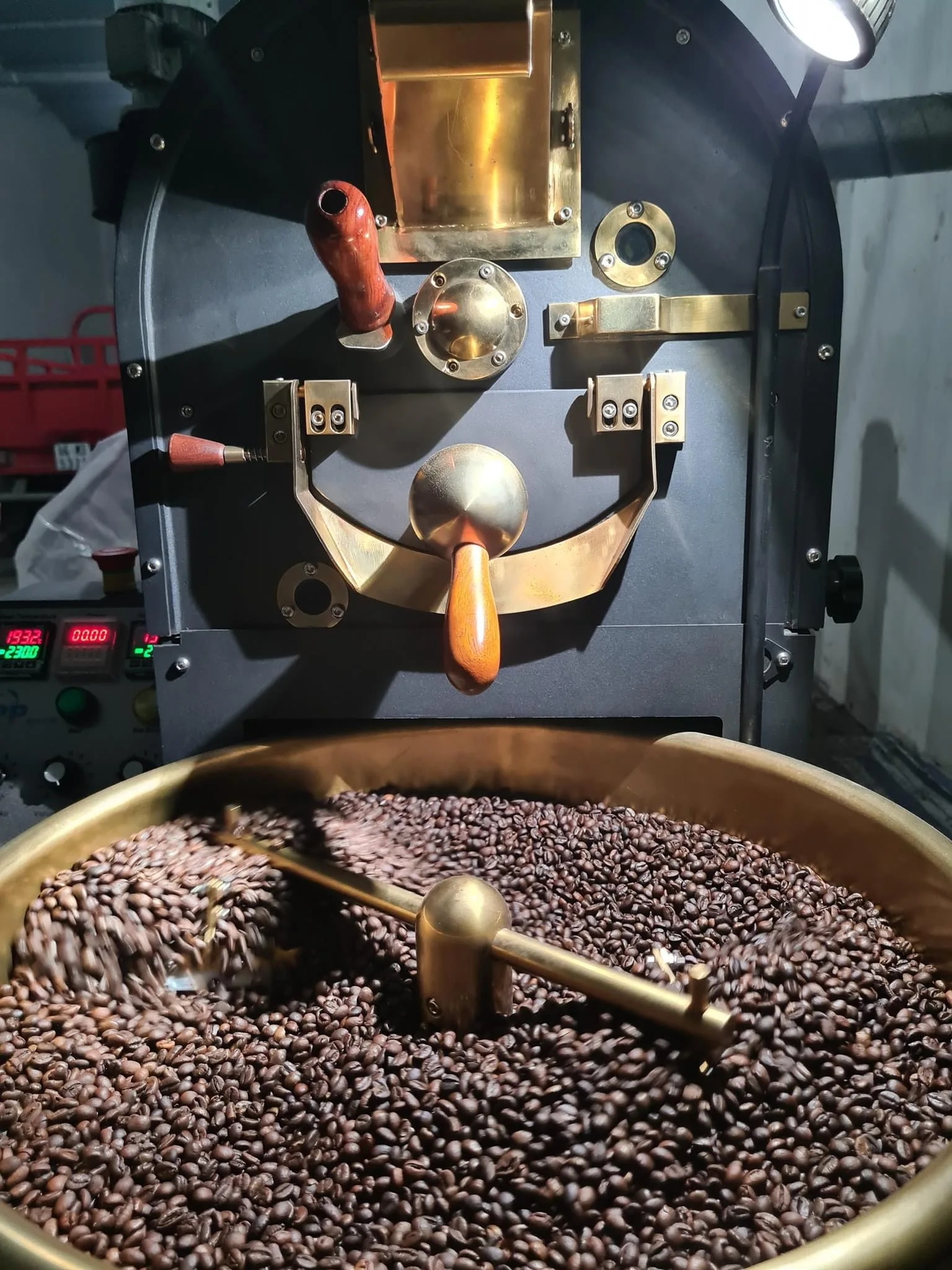 low price quality coffee bean roaster machine 5kg to 120 kg made in Viet Nam