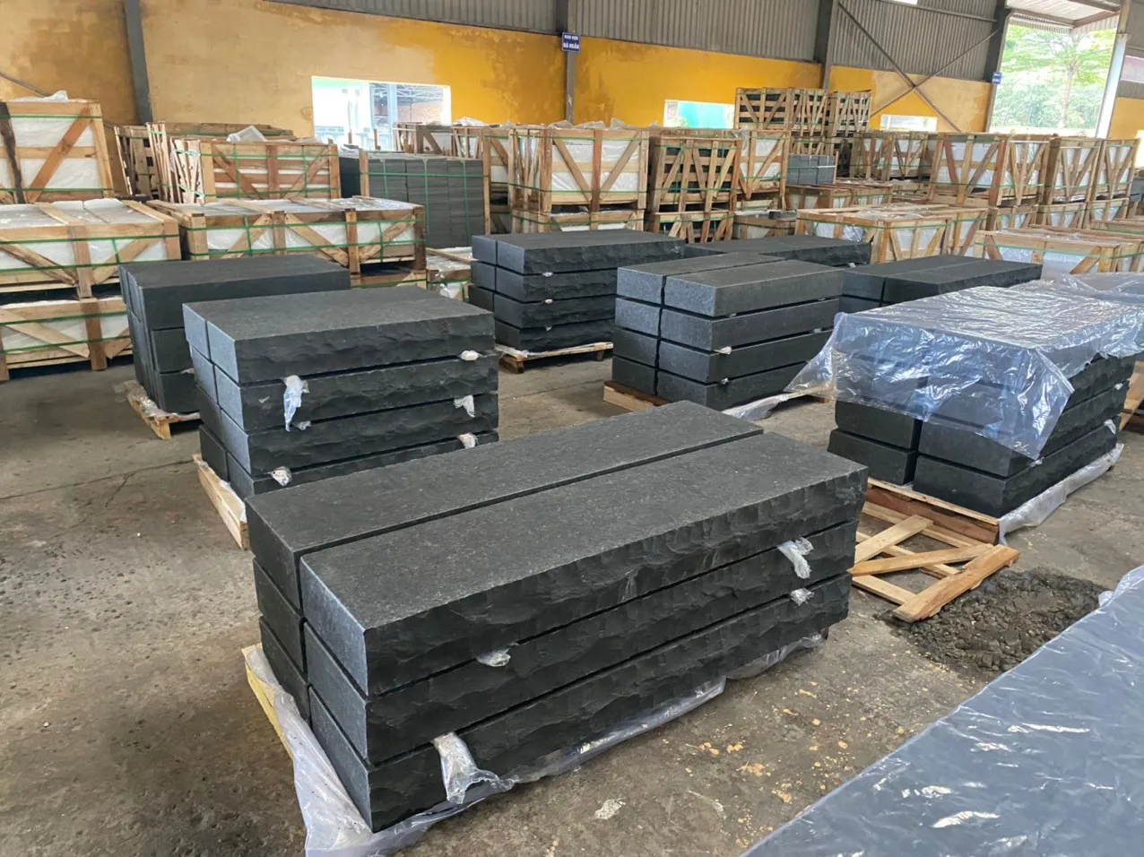 Dark Basalt Kerbstone