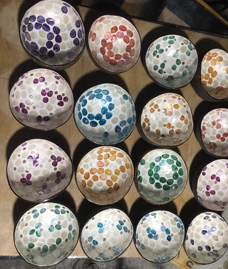 
Artisan Coconut Lacquer Bowl/Handmade Lacquered Coconut Bowl Tableware/Cheap price Colored bowl coconut shell bowl 