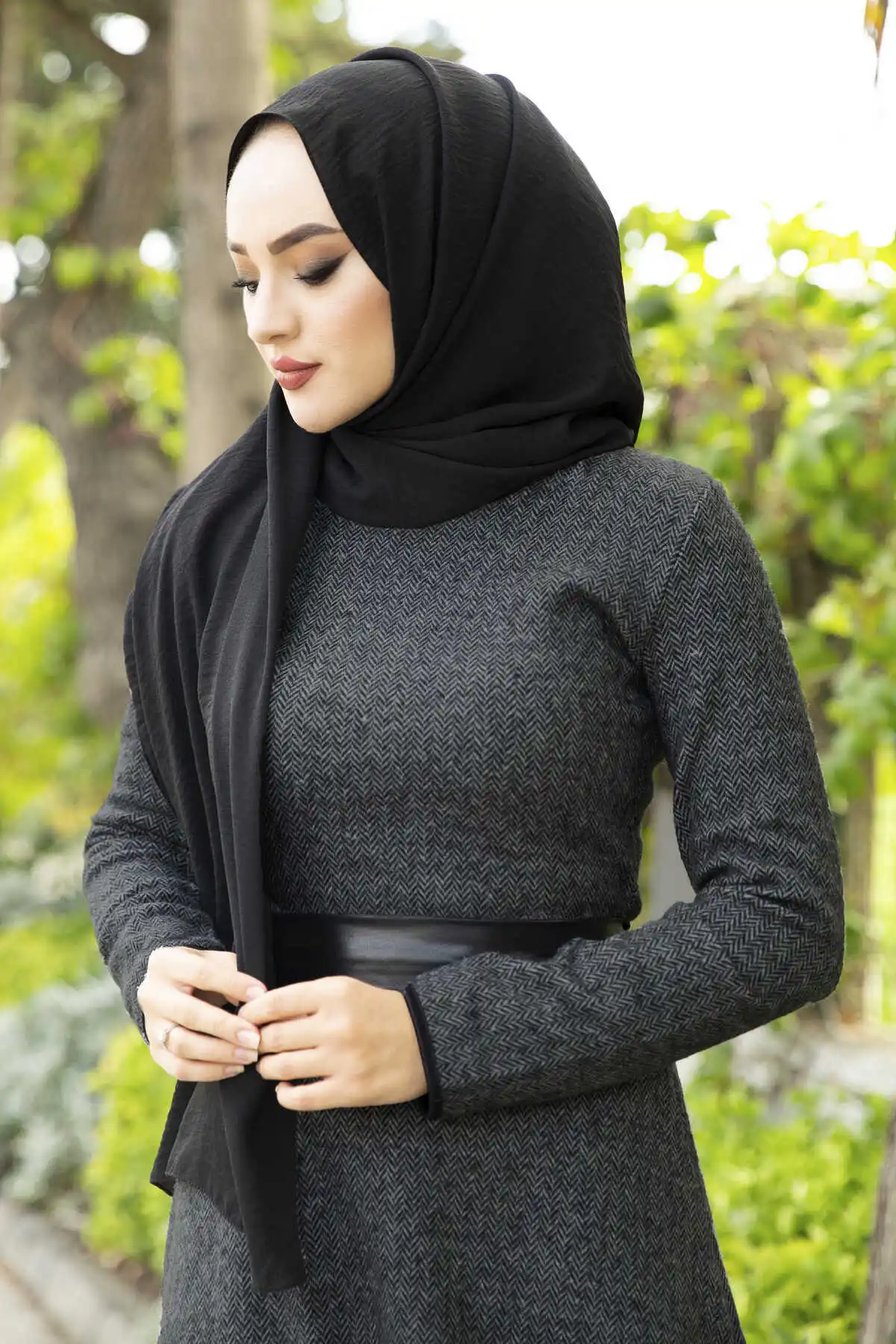 Оптовая продажа Abaya мусульманское платье мусульманская одежда кожаное Спортивное с поясом черные Абайи для женщин кафтан модная