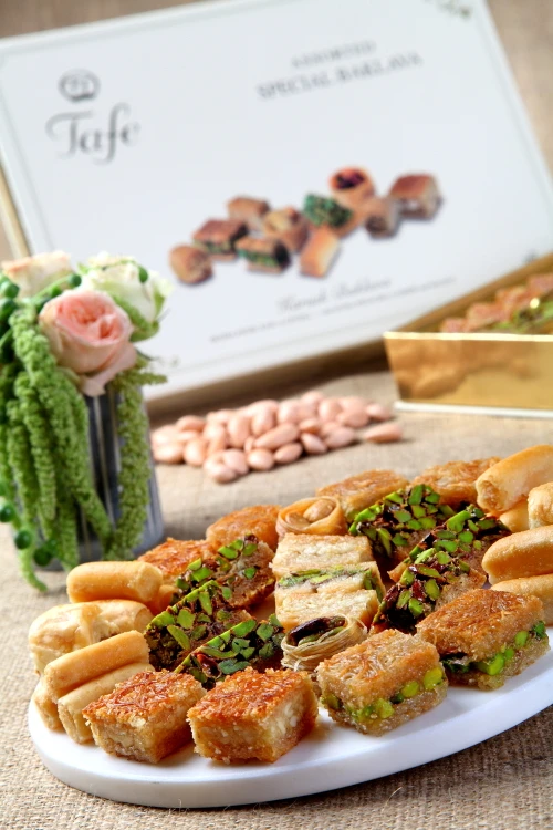 Tafe Assorted Special Mix Baklava - Baklava in Carton Box 350 g - 113 code No glucose Ballorien & Birds Nets with Pictachio