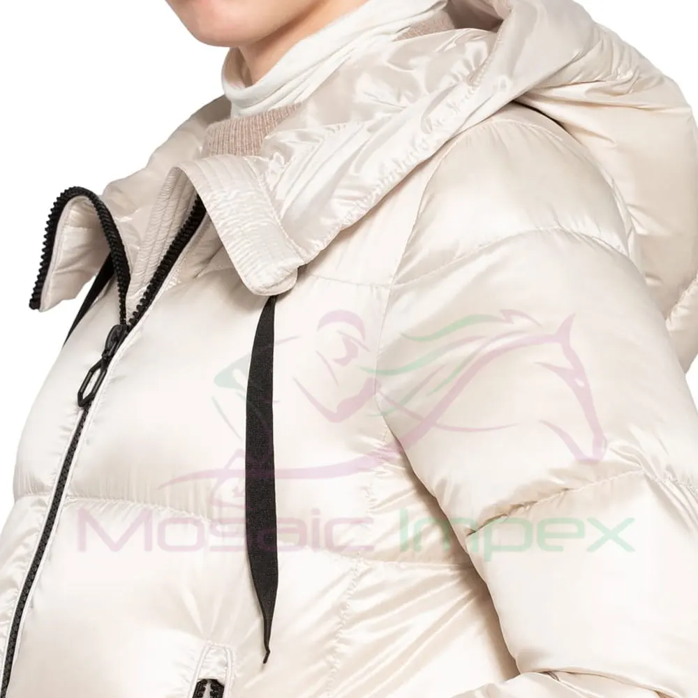 Женское пуховое пальто с вышивкой