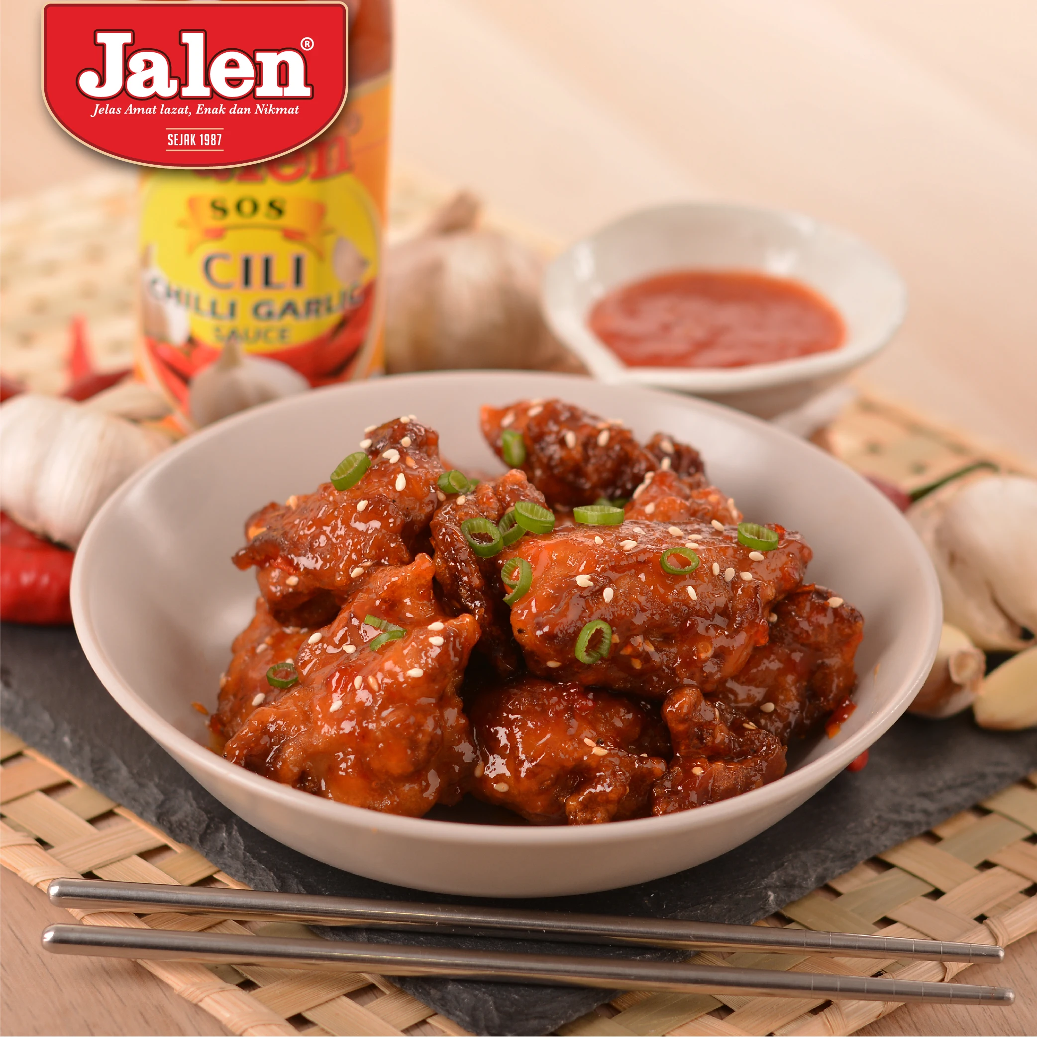 Premium Grade Quality Chilli Garlic Sauce 340gm Great for Complimenting Seafood or Used As Dip and Cooking fried chicken