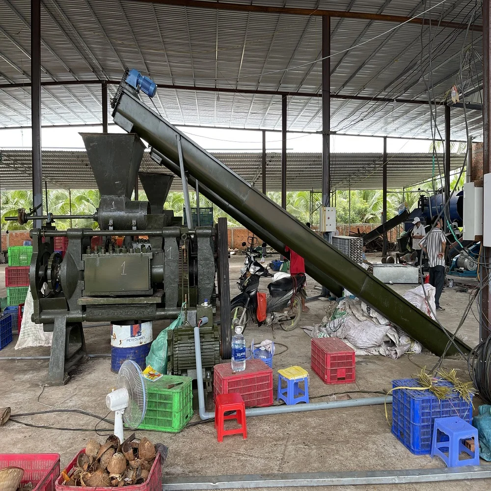 2022 High quality Crude coconut oil natural slightly yellow Food Cooking from Vietnam direct from factory supplier