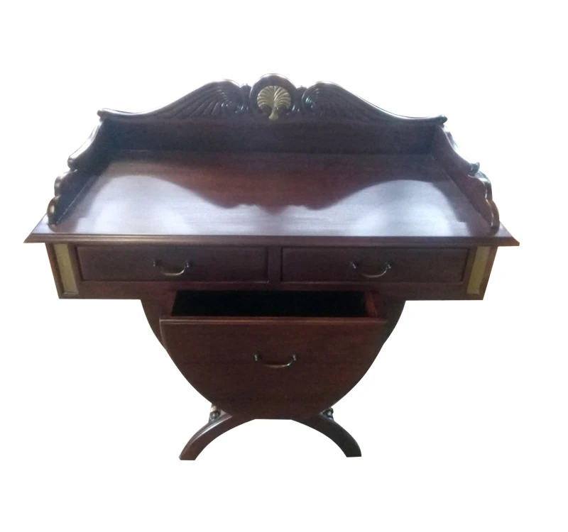 
Vintage Tables With Attractive Designs And Suitable To Be Placed Or Used In Homes Or Hotels 