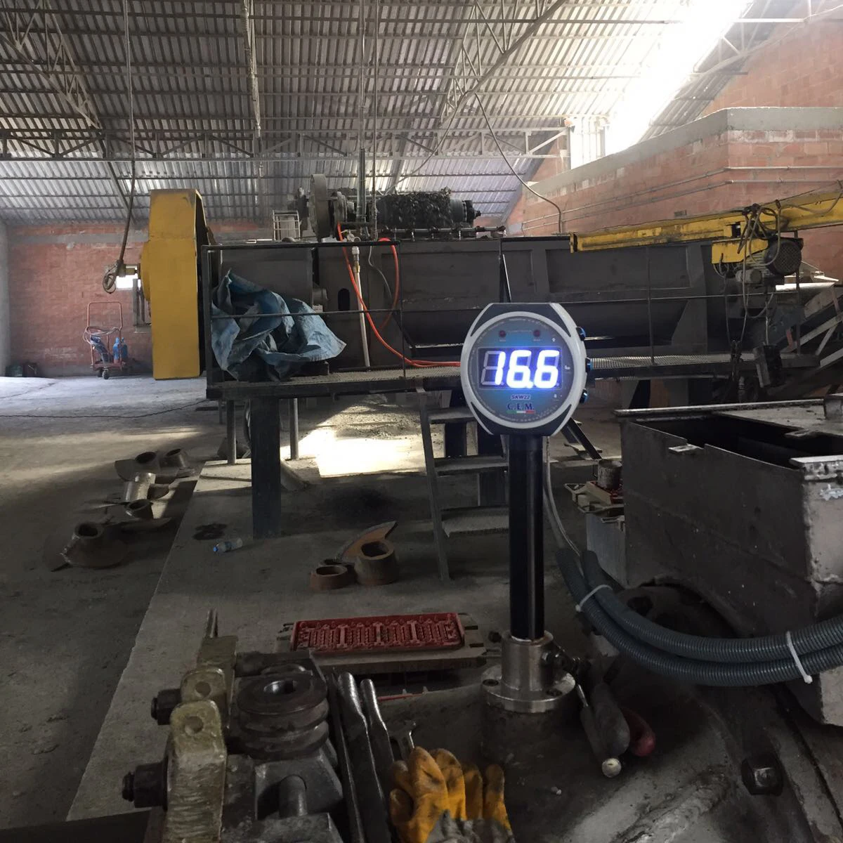 Best Quality white colour Extrusion Pressure and Temperature gauge for tiles and bricks manufacturing