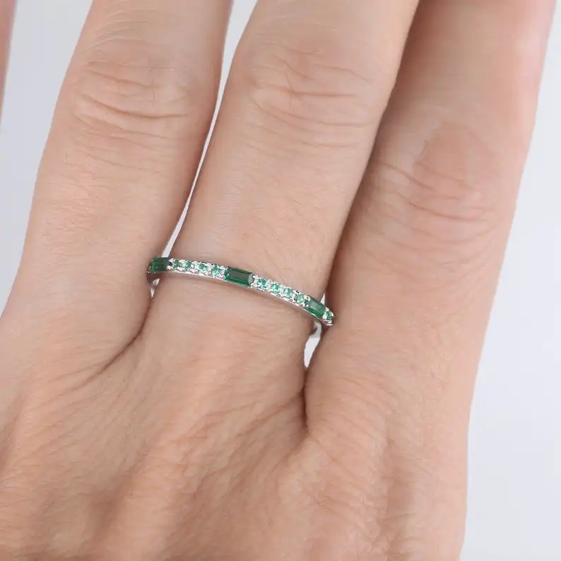 925 стерлингового серебра Половина Вечность Изумрудный обручальное кольцо Багет Форма обещание возможно на день рождения юбилей